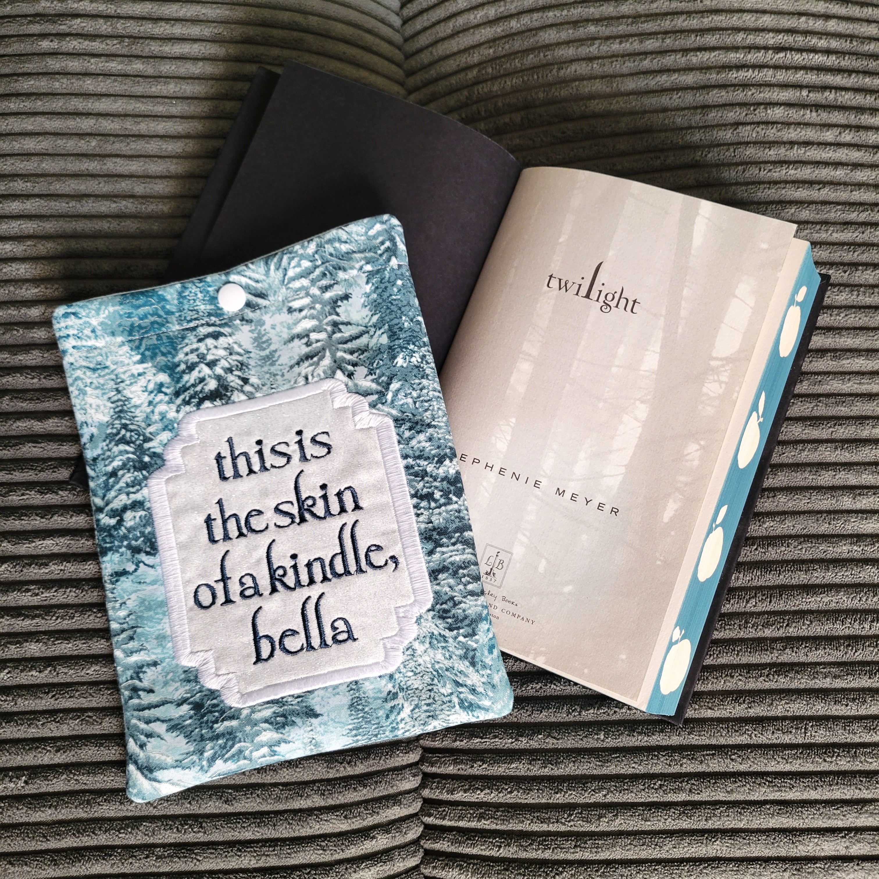 Skin of a Killer Kindle Kobo Lightly Padded Kindle E-Reader Sleeve with Snap