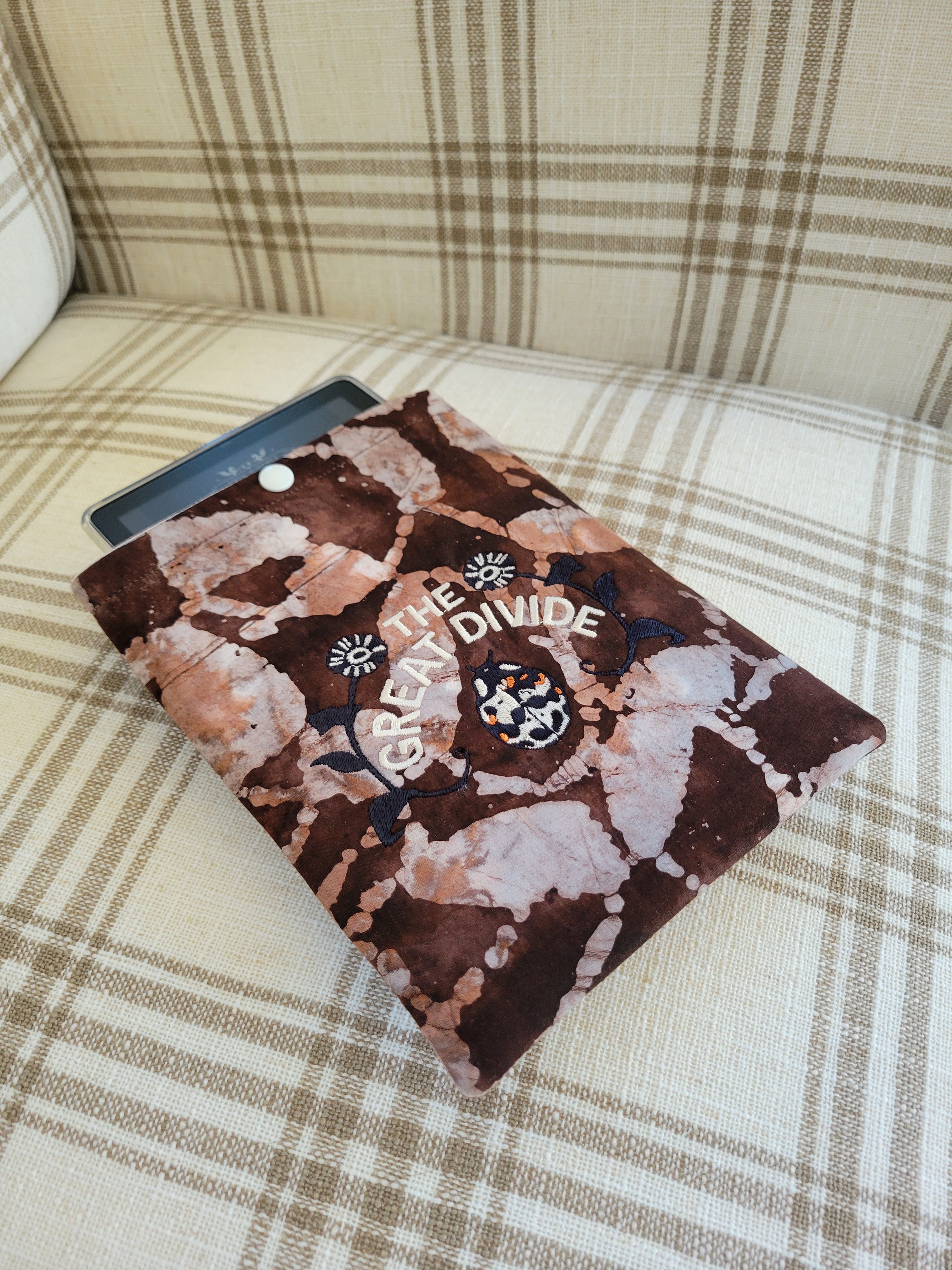 The Great Divide E-Reader Sleeve